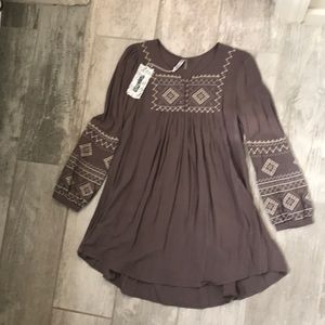 Mono Reno grey dress with beautiful embroidery szS